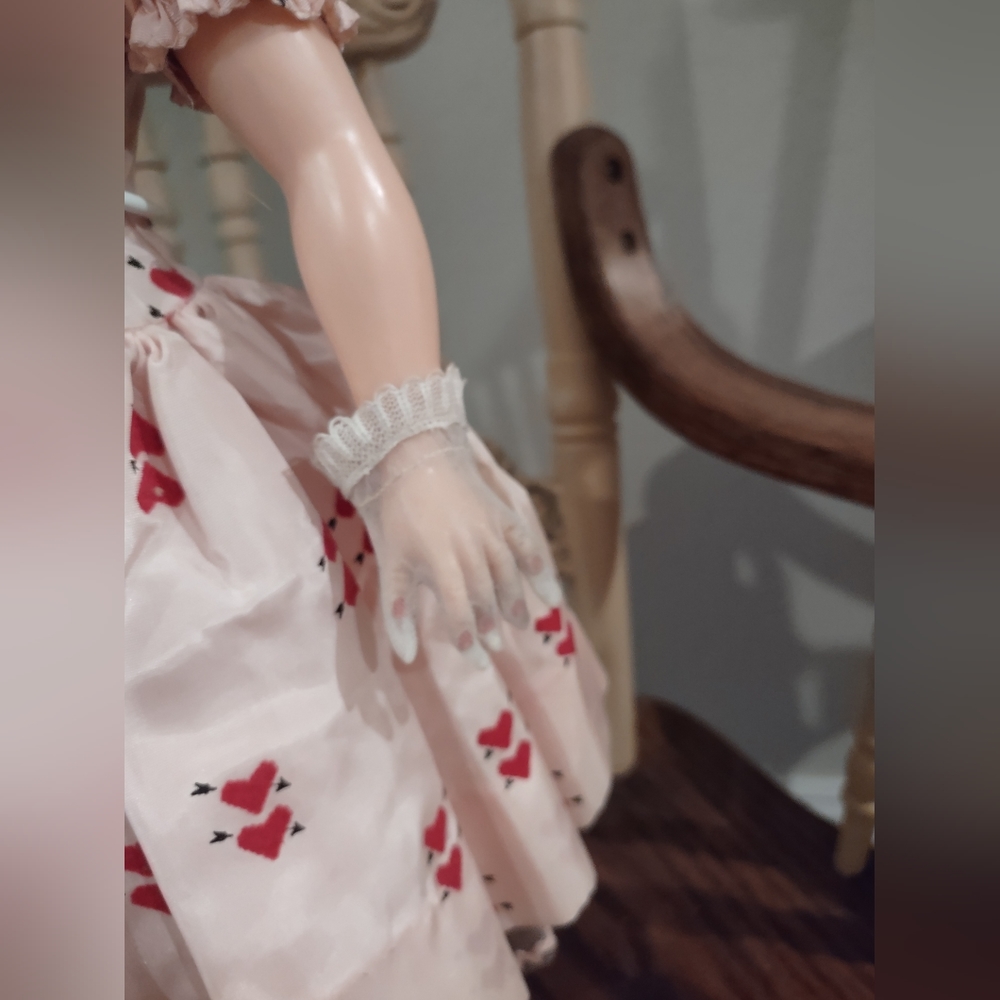 Vintage VT-20 Revlon Doll - Picture 7 of 8